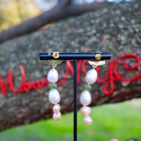 Anthropologie Fairy Natural Pearl Drop Earrings - Picture 5 of 8